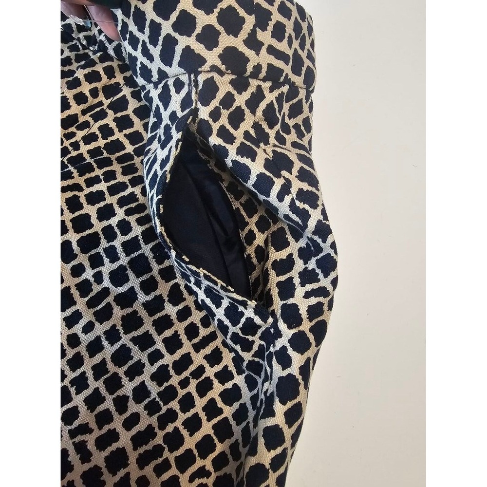 Women's Banana Republic Hampton Shorts, Size 4, Navy & Beige Geo Animal Print - Picture 3 of 7